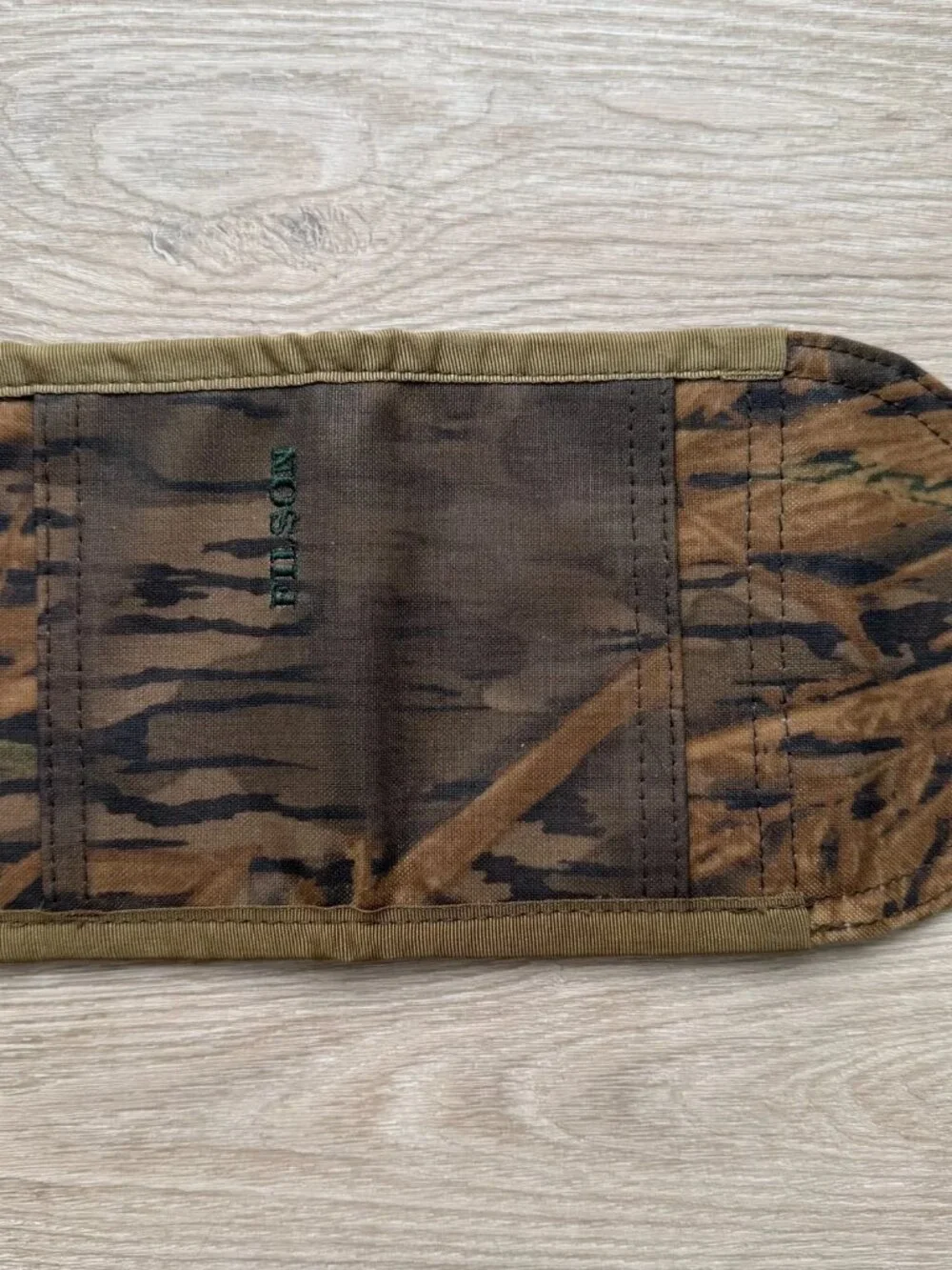 FILSON - MiUSA Smoke jumper tin cloth shadow grass wallet - NWOT